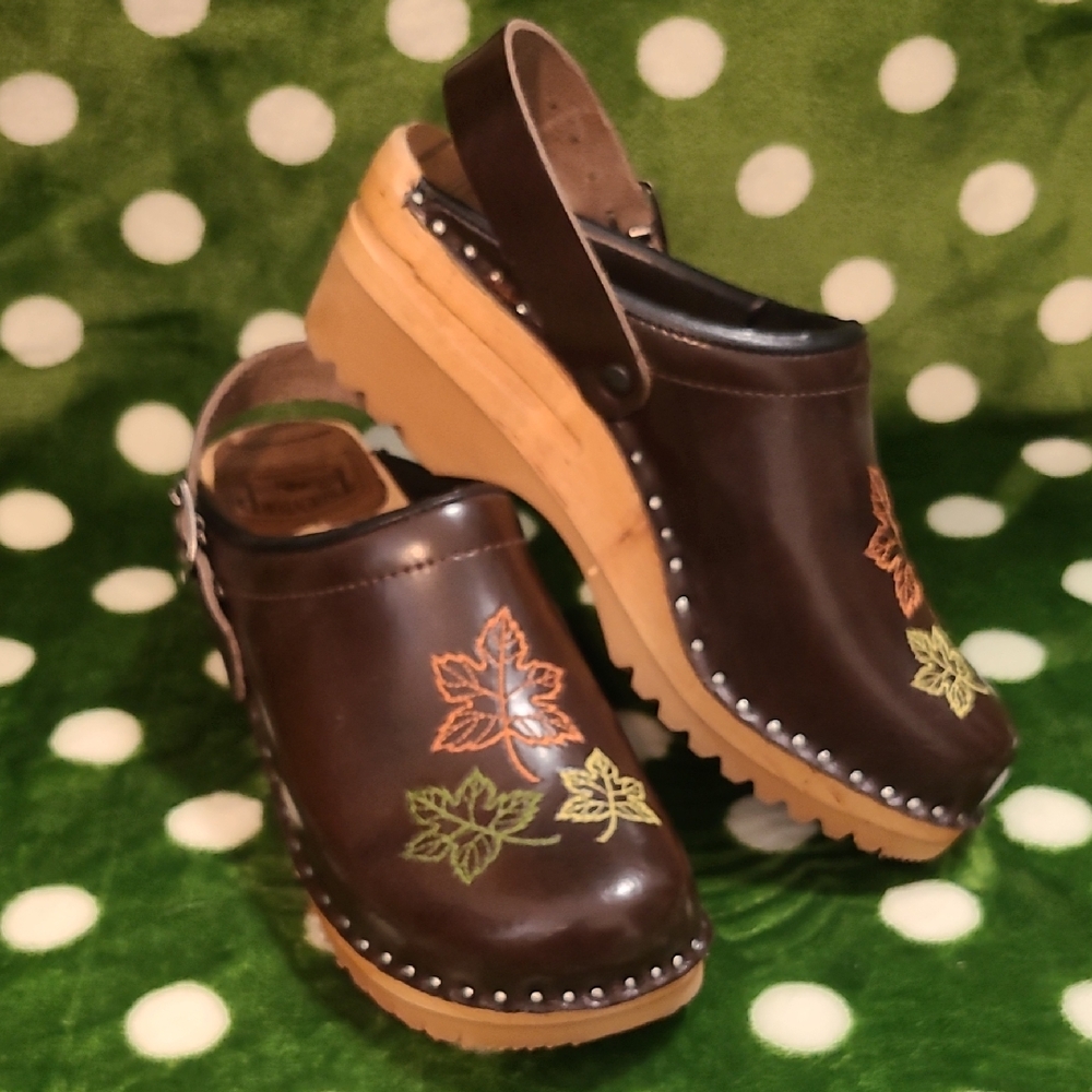Troentorp Leather Wooden Clogs